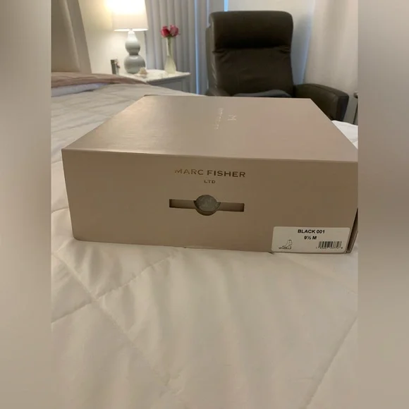 Marc Fisher Black Ankle Boots NEW IN BOX! 9 1/2, never worn, 4 inch heel. - Picture 5 of 15